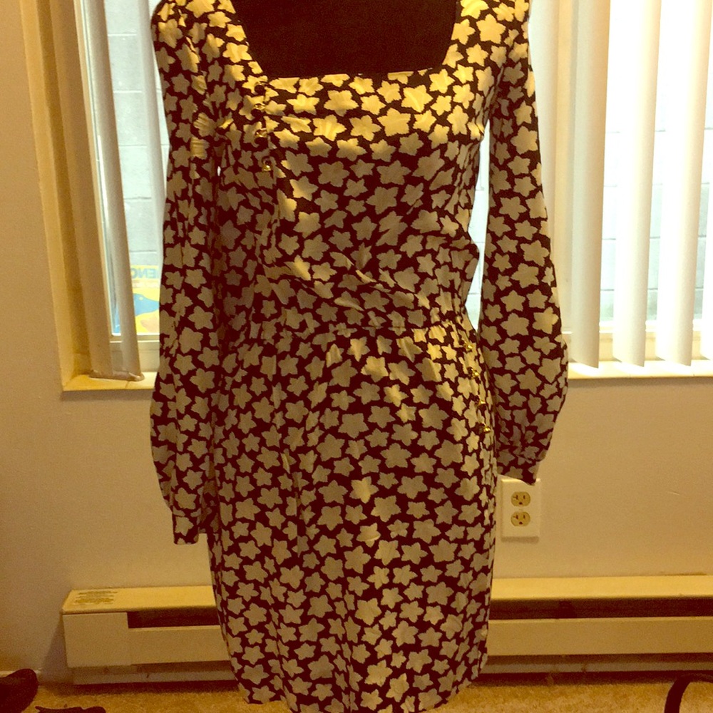Printed silky dress long sleeved